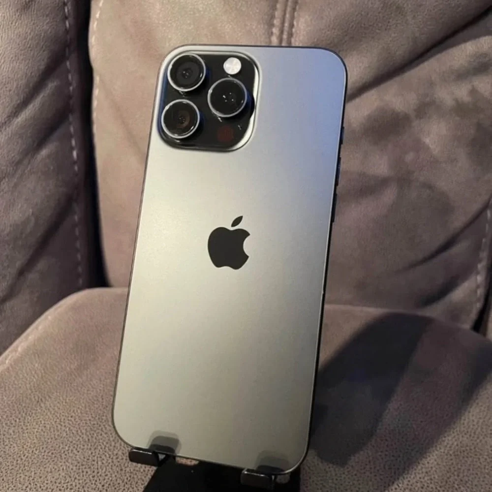 Black Smartphone with Sleek Design